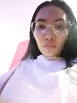 lucyy liiuu online show from 11.19.25