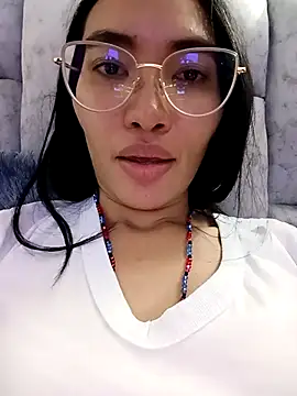 lucyy liiuu online show from 11.23.25