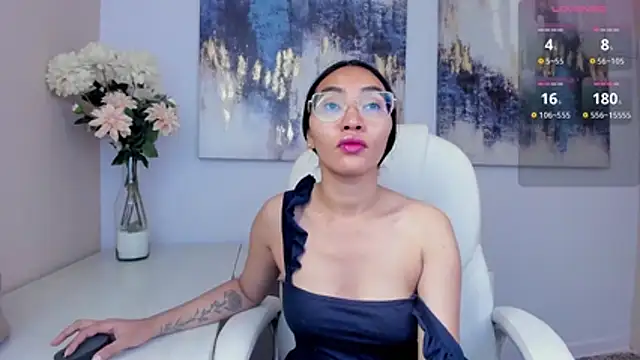 lucyy liiuu online show from 12.15.25