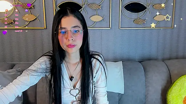 laraa jeean online show from 06.12.26