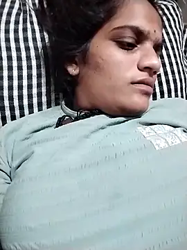 Snapshot of Sofia_kuuu chatting on 09.22.25 Sofia kuuu online show from 09.22.25