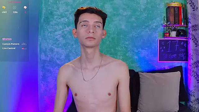 Snapshot of VicenteFerrer chatting on 10.07.25 VicenteFerrer online show from 10.07.25