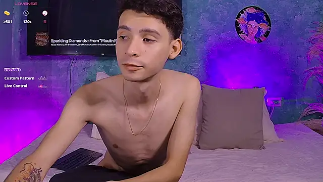 Snapshot of VicenteFerrer chatting on 11.15.25 VicenteFerrer online show from 11.15.25