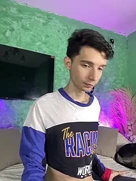 Snapshot of VicenteFerrer chatting on 11.27.25 VicenteFerrer online show from 11.27.25