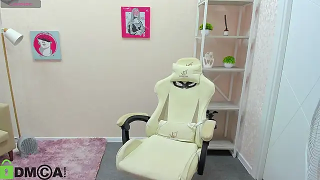 Snapshot of R0cket_bunny chatting on 10.19.25 R0cket bunny online show from 10.19.25