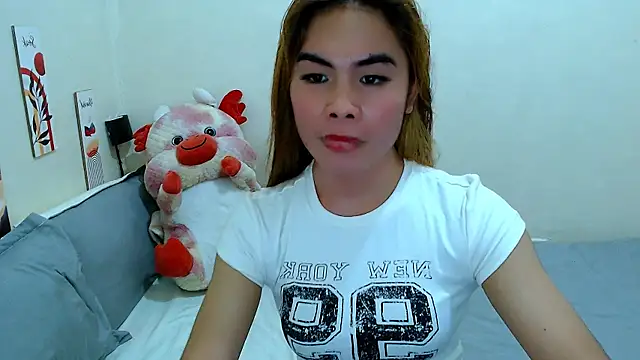 Snapshot of mikhaylahanderson chatting on 02.16.26 mikhaylahanderson online show from 02.16.26