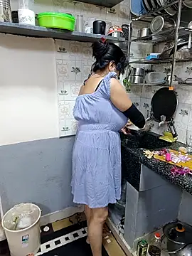 Snapshot of Queen_Nightt chatting on 01.06.26 Queen Nightt online show from 01.06.26