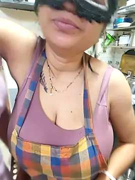 Snapshot of Queen_Nightt chatting on 01.17.26 Queen Nightt online show from 01.17.26