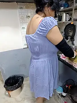 Snapshot of Queen_Nightt chatting on 02.10.26 Queen Nightt online show from 02.10.26