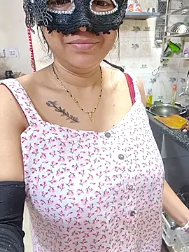 Snapshot of Queen_Nightt chatting on 03.07.26 Queen Nightt online show from 03.07.26