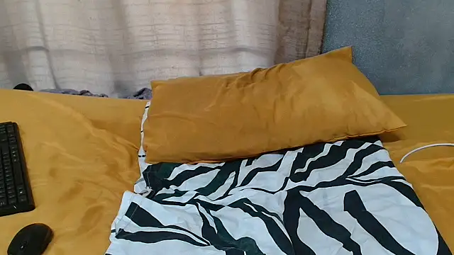 Snapshot of curvydarckcohocolate chatting on 10.07.25 curvydarckcohocolate online show from 10.07.25