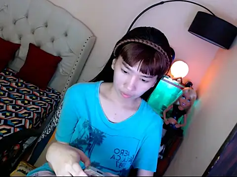 ShantalFoxxy  online show from 10.27.25