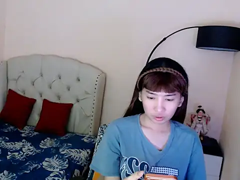 ShantalFoxxy  online show from 06.12.26