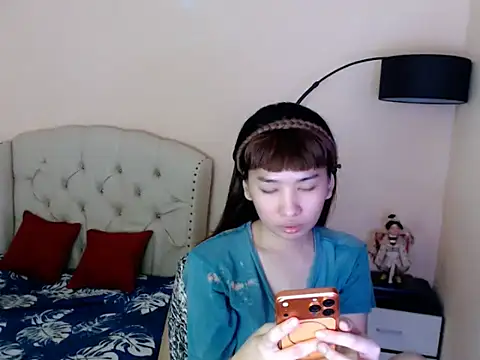 ShantalFoxxy  online show from 06.22.26