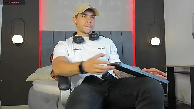 Liam walk  online show from 02.12.26