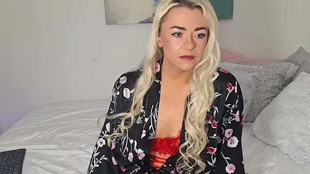 Snapshot of kinkylilsweetie chatting on 01.13.26 kinkylilsweetie online show from 01.13.26