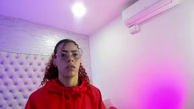 Pamelamiler   online show from 05.04.26