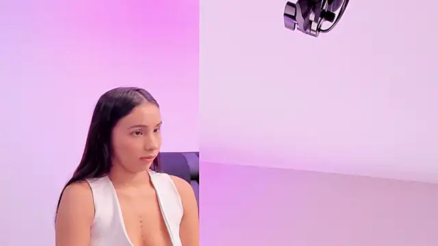 Snapshot of maily_zanss chatting on 06.26.26 maily zanss online show from 06.26.26