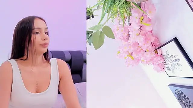 Snapshot of maily_zanss chatting on 07.17.26 maily zanss online show from 07.17.26