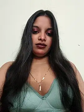 Maahhii 2 online show from 09.19.25