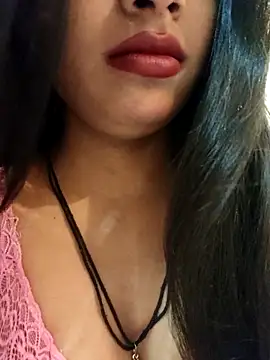 Maahhii 2 online show from 10.23.25