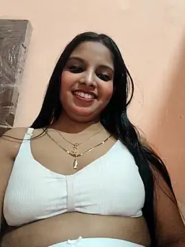 Maahhii 2 online show from 02.17.26