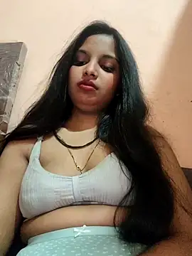 Maahhii 2 online show from 02.20.26