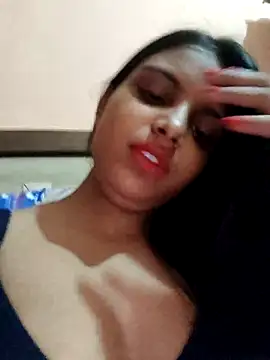 Maahhii 2 online show from 04.26.26