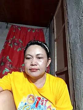 Snapshot of Everleigh_mom chatting on 09.13.25 Everleigh mom online show from 09.13.25