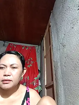 Snapshot of Everleigh_mom chatting on 09.17.25 Everleigh mom online show from 09.17.25