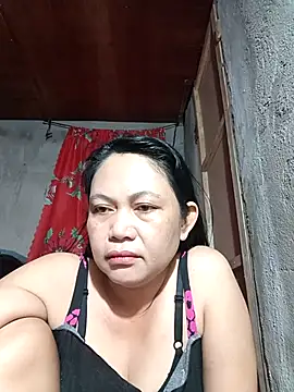 Snapshot of Everleigh_mom chatting on 09.17.25 Everleigh mom online show from 09.17.25