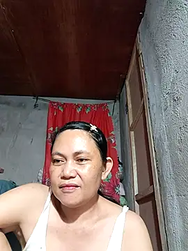 Snapshot of Everleigh_mom chatting on 09.19.25 Everleigh mom online show from 09.19.25