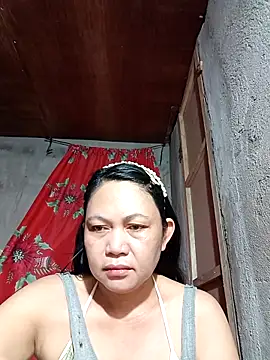 Snapshot of Everleigh_mom chatting on 09.20.25 Everleigh mom online show from 09.20.25