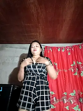 Snapshot of Everleigh_mom chatting on 10.09.25 Everleigh mom online show from 10.09.25