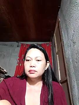 Snapshot of Everleigh_mom chatting on 11.26.25 Everleigh mom online show from 11.26.25