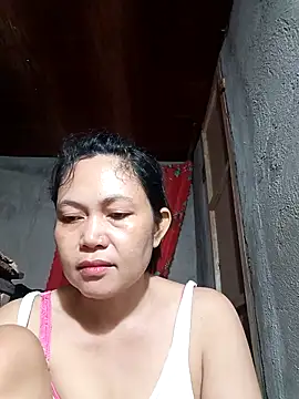 Snapshot of Everleigh_mom chatting on 11.27.25 Everleigh mom online show from 11.27.25