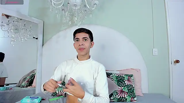 JoshuaSanzz online show from 10.12.25