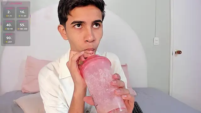 JoshuaSanzz online show from 10.31.25