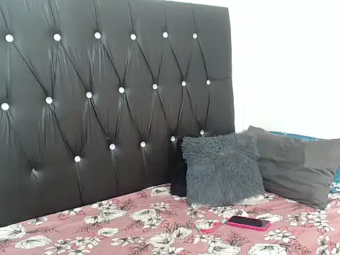 Snapshot of Lsnickykhanyile chatting on 10.11.25 Lsnickykhanyile online show from 10.11.25