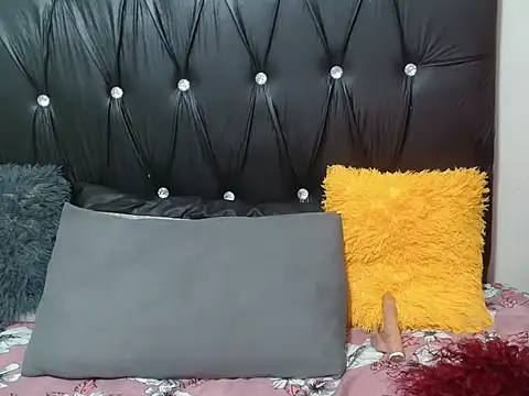 Snapshot of Lsnickykhanyile chatting on 11.09.25 Lsnickykhanyile online show from 11.09.25