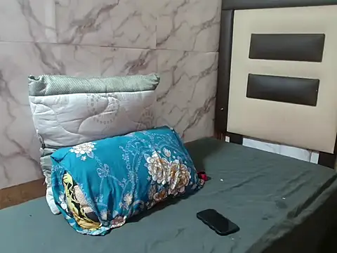 Snapshot of Lsnickykhanyile chatting on 12.14.25 Lsnickykhanyile online show from 12.14.25