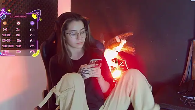 RavennMoonn online show from 03.13.26