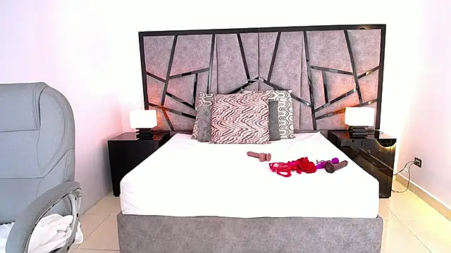 JeinnoveMontenegr0 online show from 02.15.26