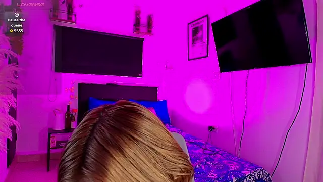 Snapshot of imgerver chatting on 02.21.26 imgerver online show from 02.21.26