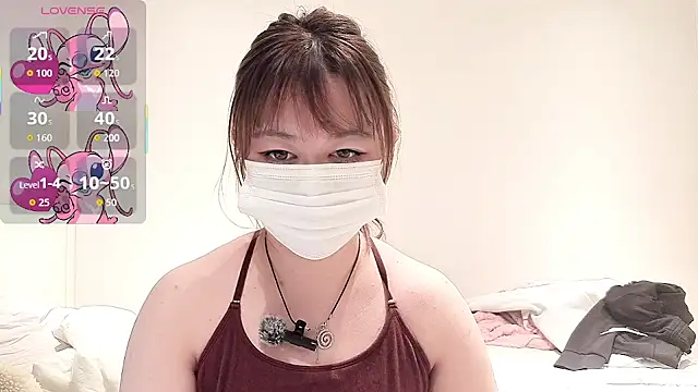 leelana217 online show from 11.18.25