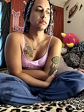 Snapshot of TranSexualJade95 chatting on 11.10.25 TranSexualJade95 online show from 11.10.25