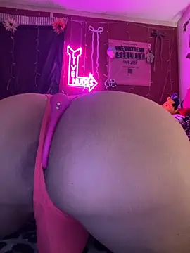 Snapshot of TranSexualJade95 chatting on 11.15.25 TranSexualJade95 online show from 11.15.25