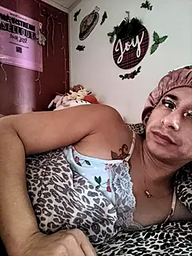 Snapshot of TranSexualJade95 chatting on 12.02.25 TranSexualJade95 online show from 12.02.25