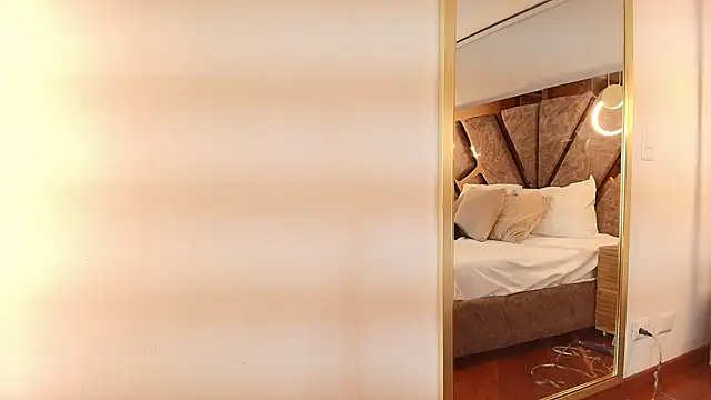 zarah andrew   online show from 09.30.25