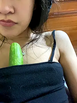 Snapshot of Sayhi_xo chatting on 11.29.25 Sayhi xo online show from 11.29.25